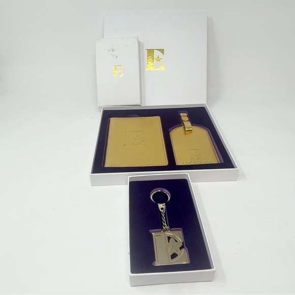 Elton John VIP Gift Souvenir Passport Cover & Luggage Tag in Gold & Key Chain - Picture 1 of 7